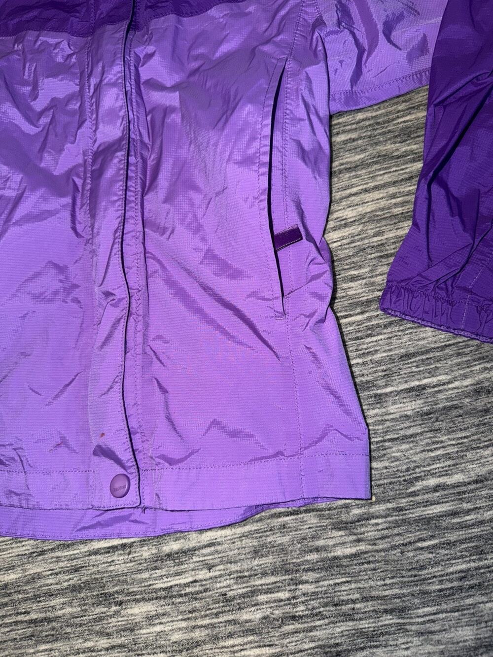 Marmot Jacket Womens MEDIUM Purple Hooded Rain Shell Lightweight Hiking Outdoor